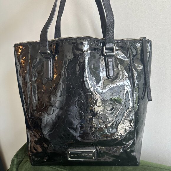 Marc Jacobs Glossy Leather Tote Handbag - Picture 2 of 5